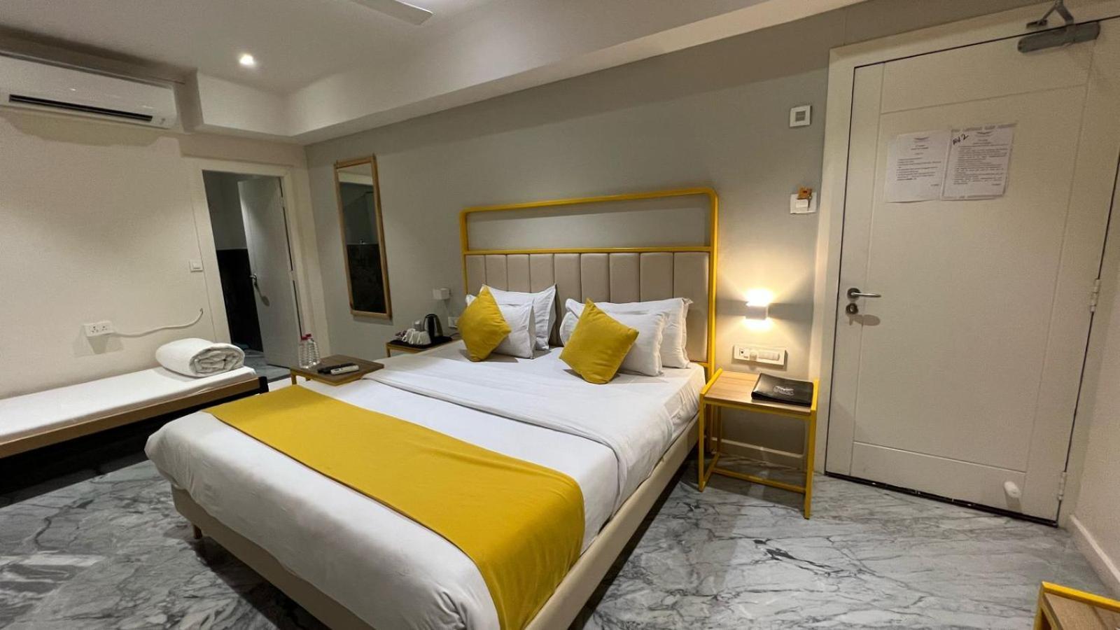 Phoenix - Unmatched Comfort Udajpur Exteriér fotografie